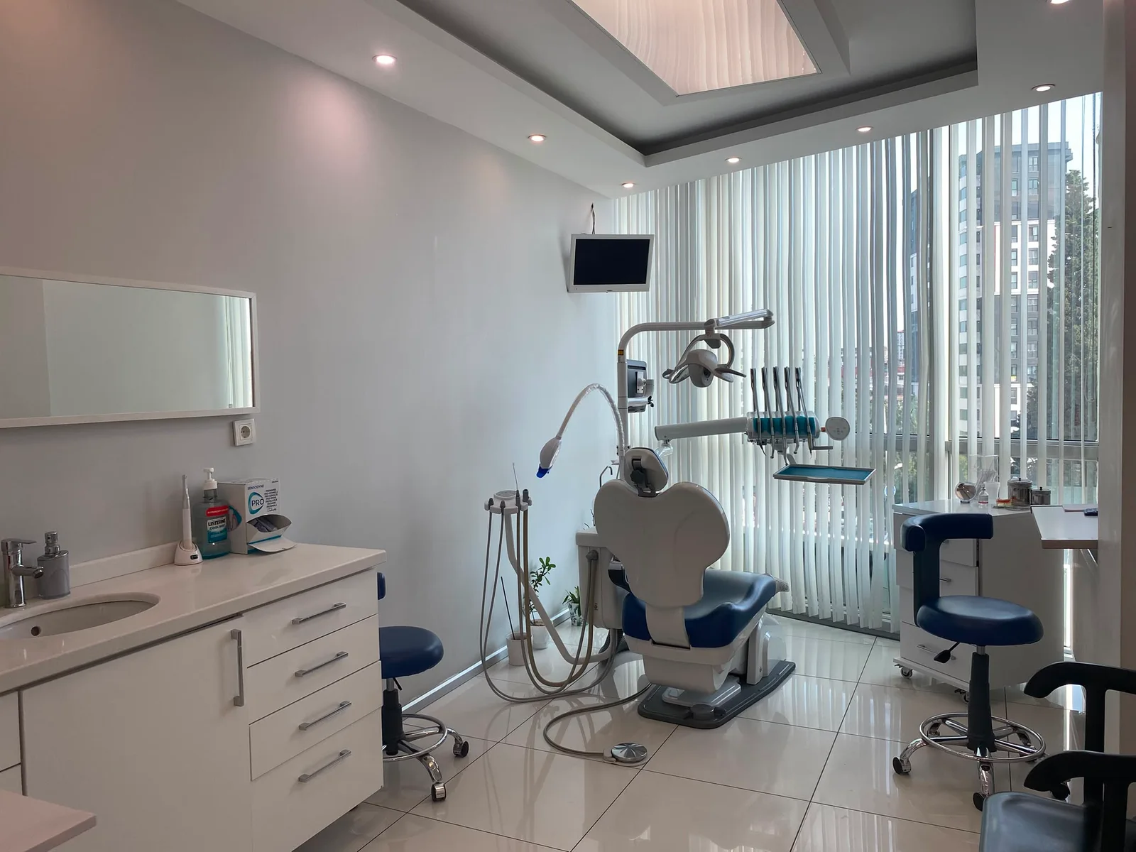 Parkdent diş muayene odası ve diş ünitesi